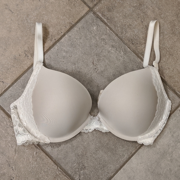 Victoria's Secret Very Sexy Push Up Bra 32…